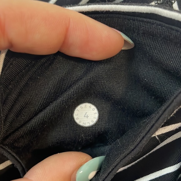 Lululemon train times striped leggings - Picture 4 of 6